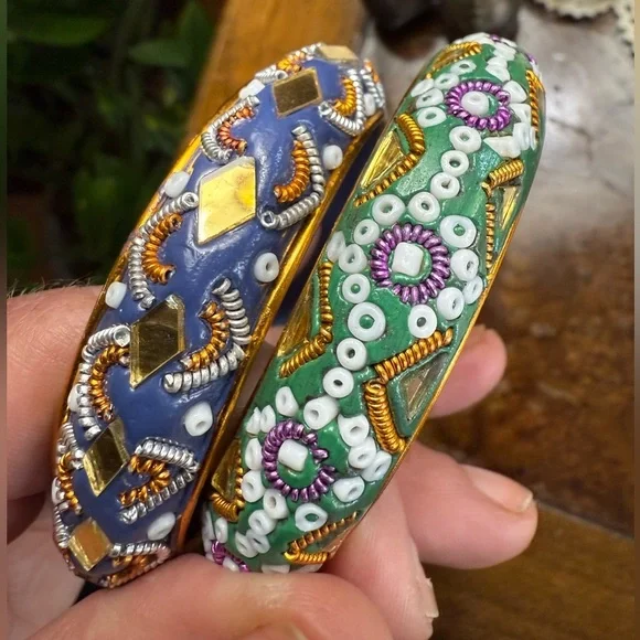 Ladies hand beaded bracelets made in India, very colorful very good condition - Picture 4 of 6